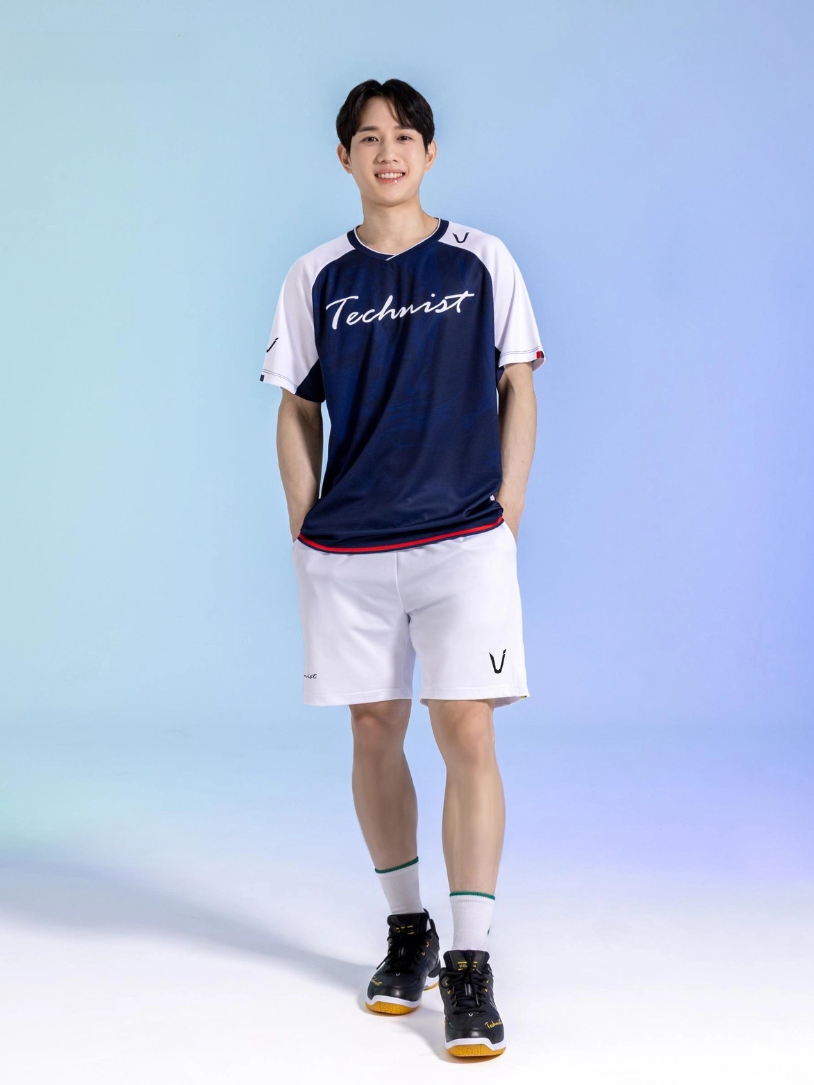 Badminton Jersey - ชุดกีฬาแบดมินตันชาย ปี 2026 เสื้อแขนสั้นสำหรับแข่งขันและฝึกซ้อม กางเกงขาสั้น ชุดสองชิ้น